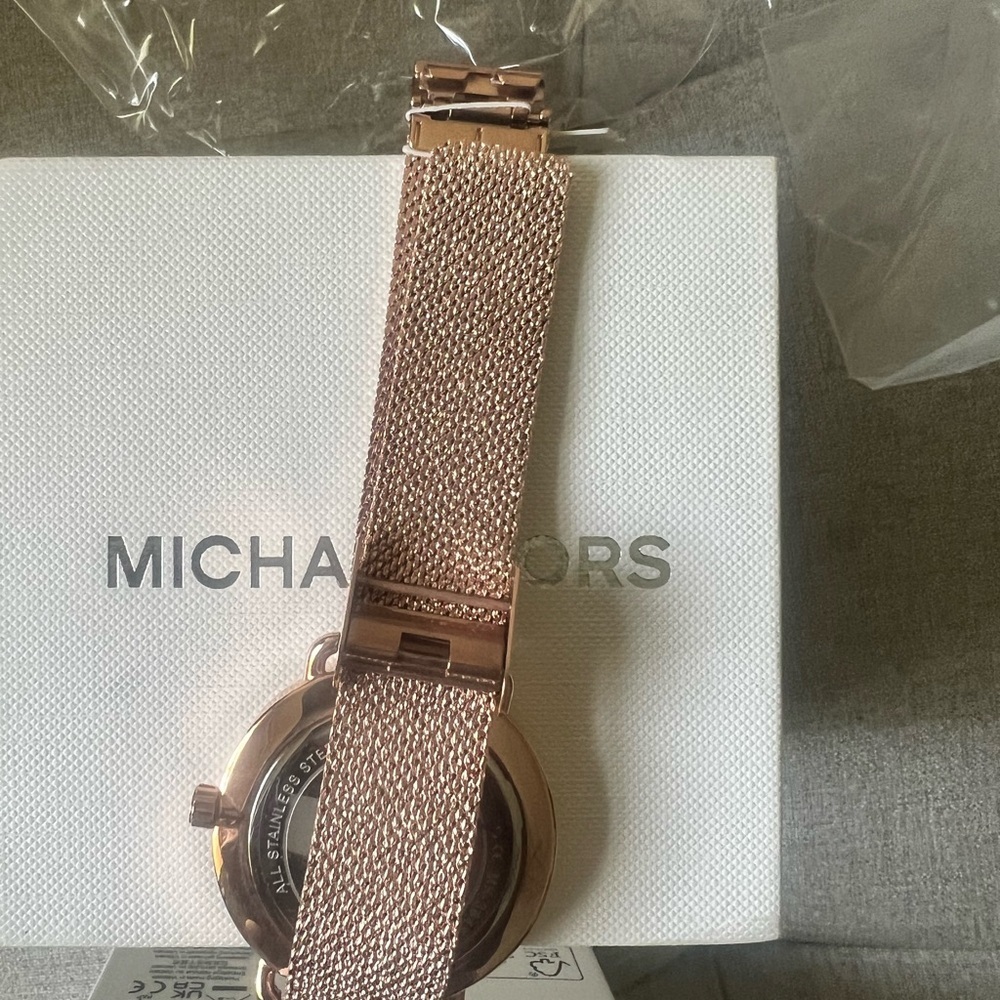 Michael Kors Women's Portia Rose Gold-Tone Stainless Steel Mesh Bracelet Watch - Picture 3 of 7